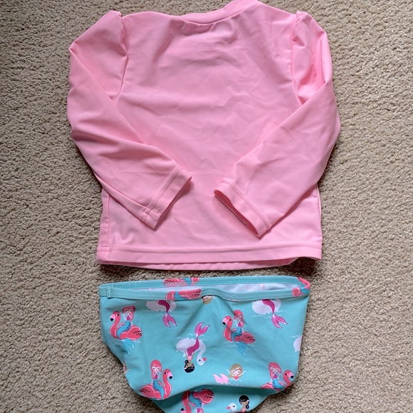 Toddlers 2-Piece Mermaid Rashguard Set - Picture 4 of 5
